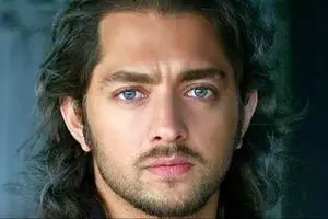 راز لبخندهای بهرام رادان در لباس دامادی فاش شد!