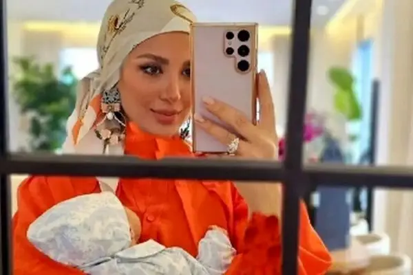 بازی‌های دلنشین مینا مختاری با پسر شیرین و تُپلش در کنار بهرام رادان