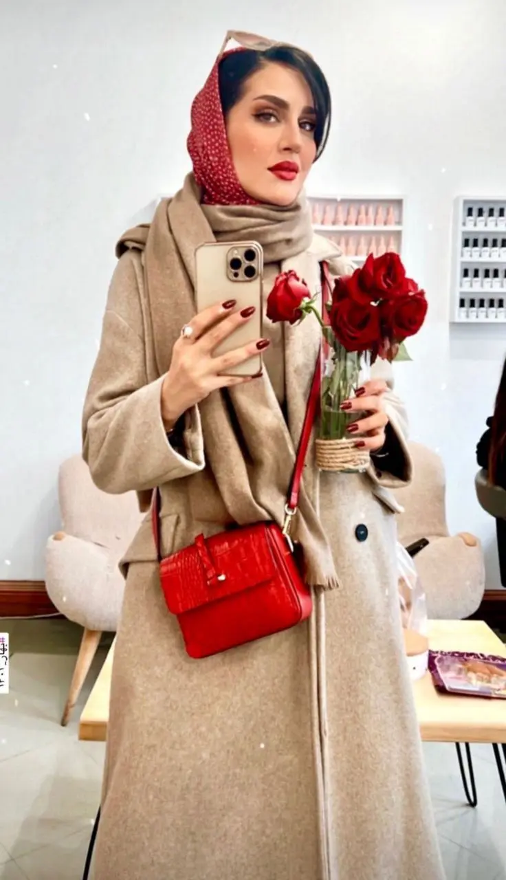 جلب توجه بازیگر گیلدخت با یک استایل شیک نوروزی + عکس