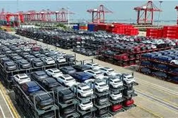 اصلی‌ترین مانع واردات خودرو کمبود ارز است/ واردکنندگان حتی با ارز صادراتی هم نمی‌توانند خودرو بیاورند