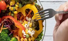 تغذیه مناسب، سدی در برابر آسیب‌های اشعه ماوراء بنفش