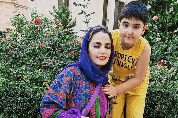 سلفی آسانسوری لاکچری سپیده خداوردی و سانیار با تیپ‌های شیک!