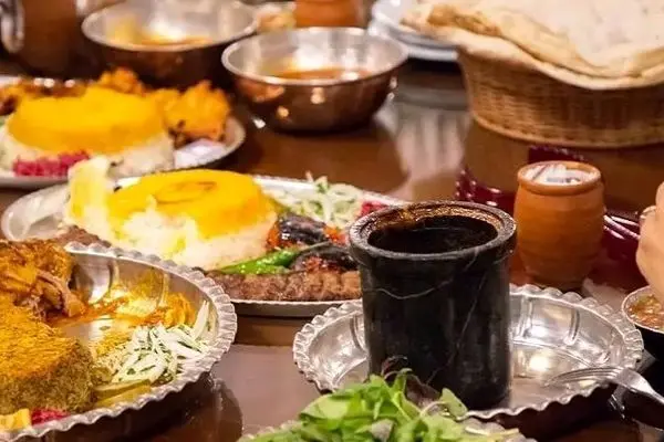 مالیات بر وعده‌های غذایی؛ این رستوران‌ها دست مشتریان را در جیب خود کردند!