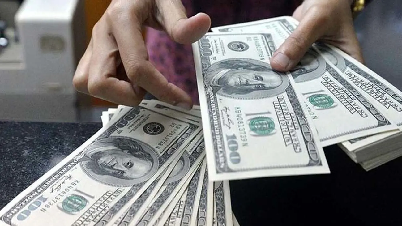 نبض دلار در دستان چه کسی است؟