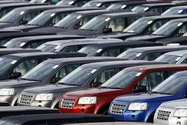 بحران میان دولت و مجلس بر سر تعرفه واردات خودرو