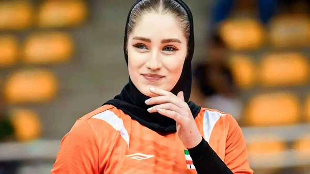 سلفی معنادار اما سیاسی آیتک سلامت، ملی پوش والیبال ایران / چه جنجالی به پا کرد!