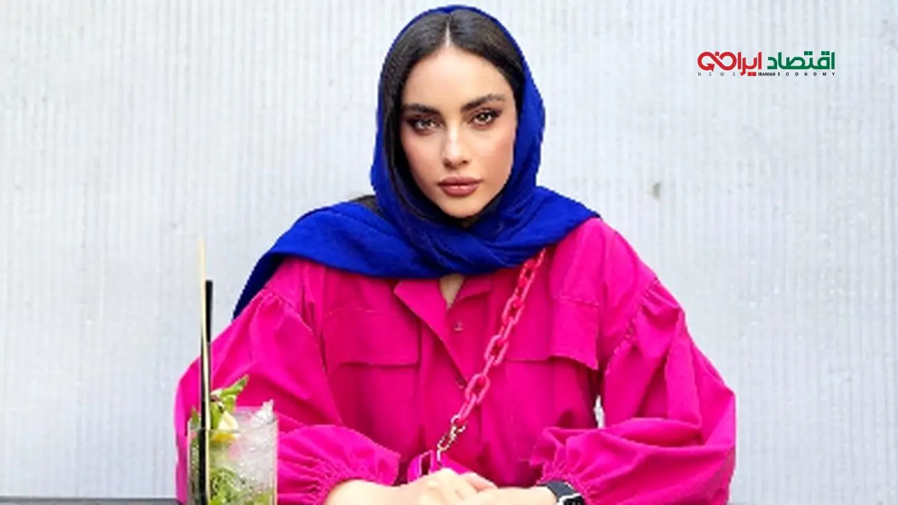 ترلان پروانه با استایل خاص تابستانی در ماشین فوق لاکچری!