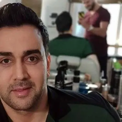 پوریا پورسرخ و ژست متفاوتش: "یکی اون بالا ما رو دوست داره!"