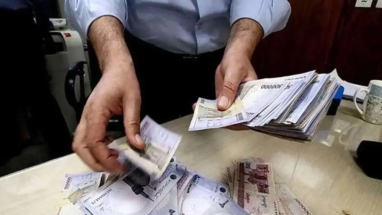 حقوق بگیران بخوانند / حقوق کارکنان دولتی چه تغییری میکند؟ + جدول افزایش حقوق ۱۴۰۴ منتشر شد
