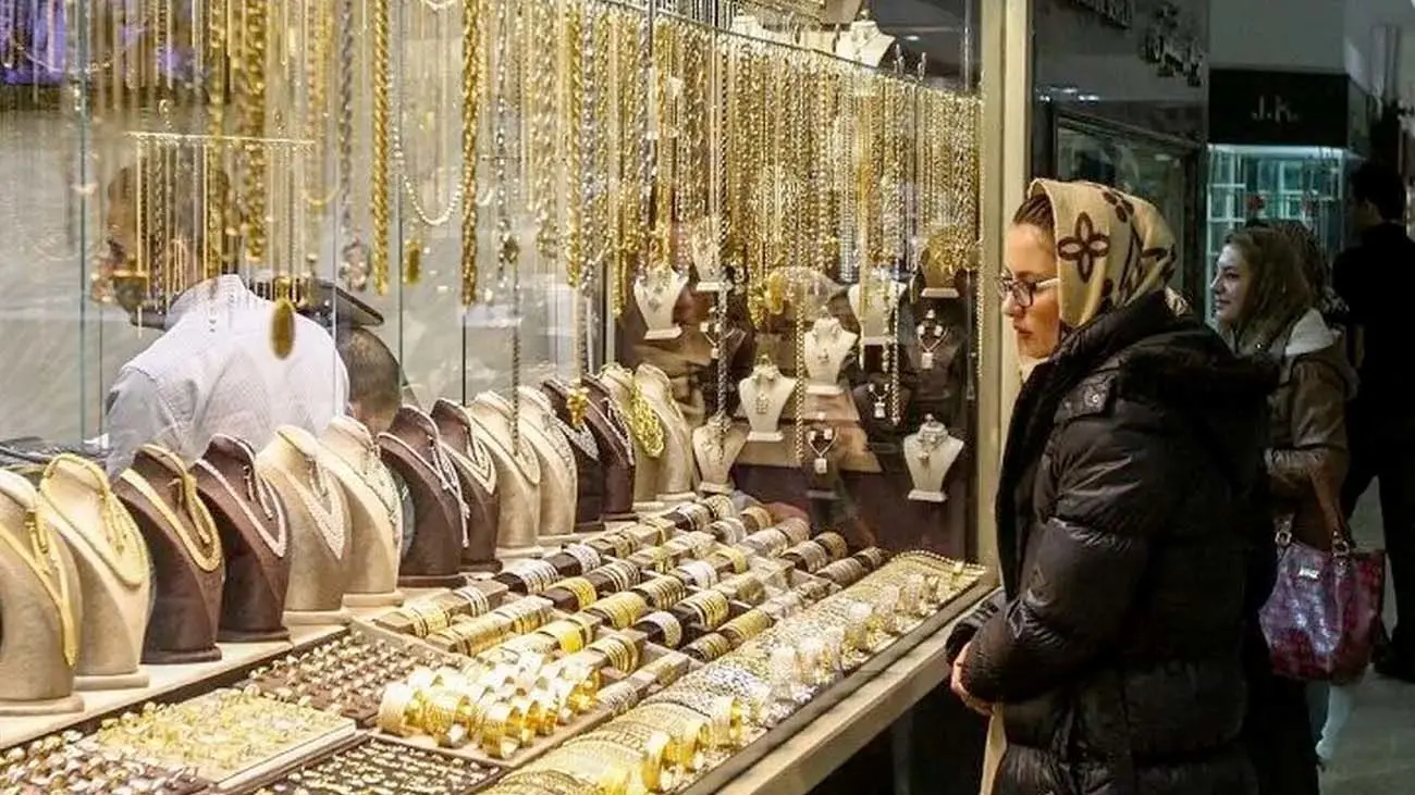 چشمها به دلار دوخته شد / طلا در سراشیبی؟