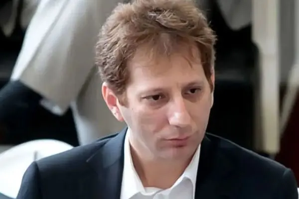 چرا بابک زنجانی طلبکار شده است؟