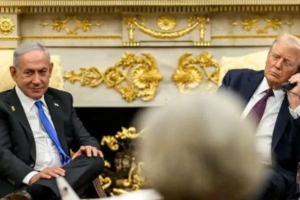 کیهان: ترامپ عاشق صهیونیست‌هاست/ پزشک گفت این عشق از «انگل» است!