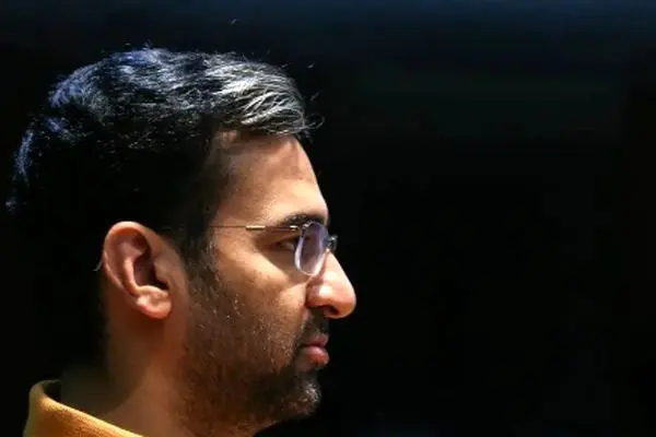 از گلایه تا کنایه / استارت انتخاباتی آذری جهرمی؟