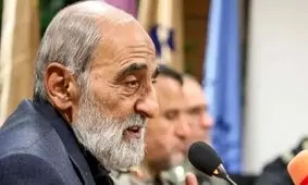 انتقاد تند شریعتمداری به باهنر /استفاده از واژه «حجاب اجباری» جای درنگ و تامل دارد