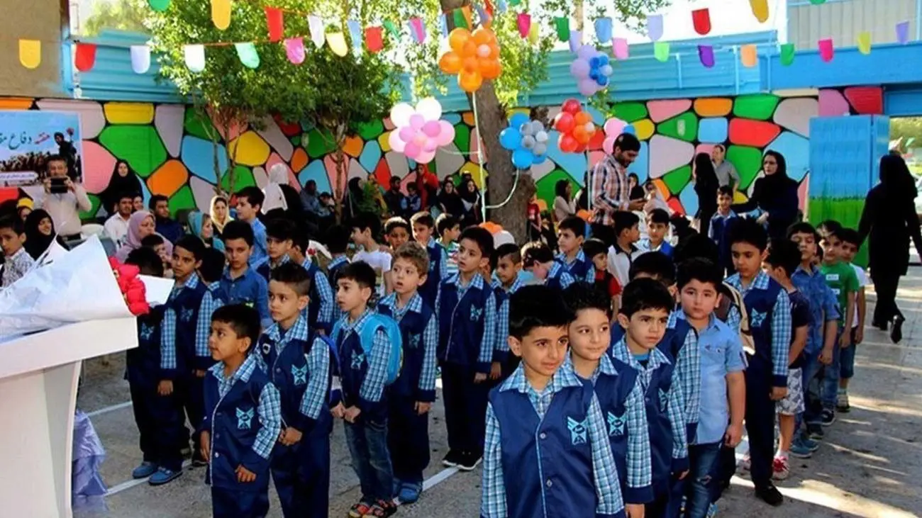 هزینههای سرسام آور دانش آموزان برای خانوادهها / مدرسه رفتن بچهها چقدر گرانتر شده؟