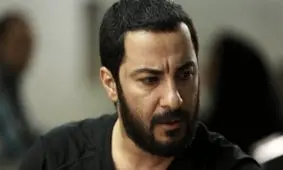 نوید محمدزاده و ژست عجیبش در سرویس بهداشتی! + عکس