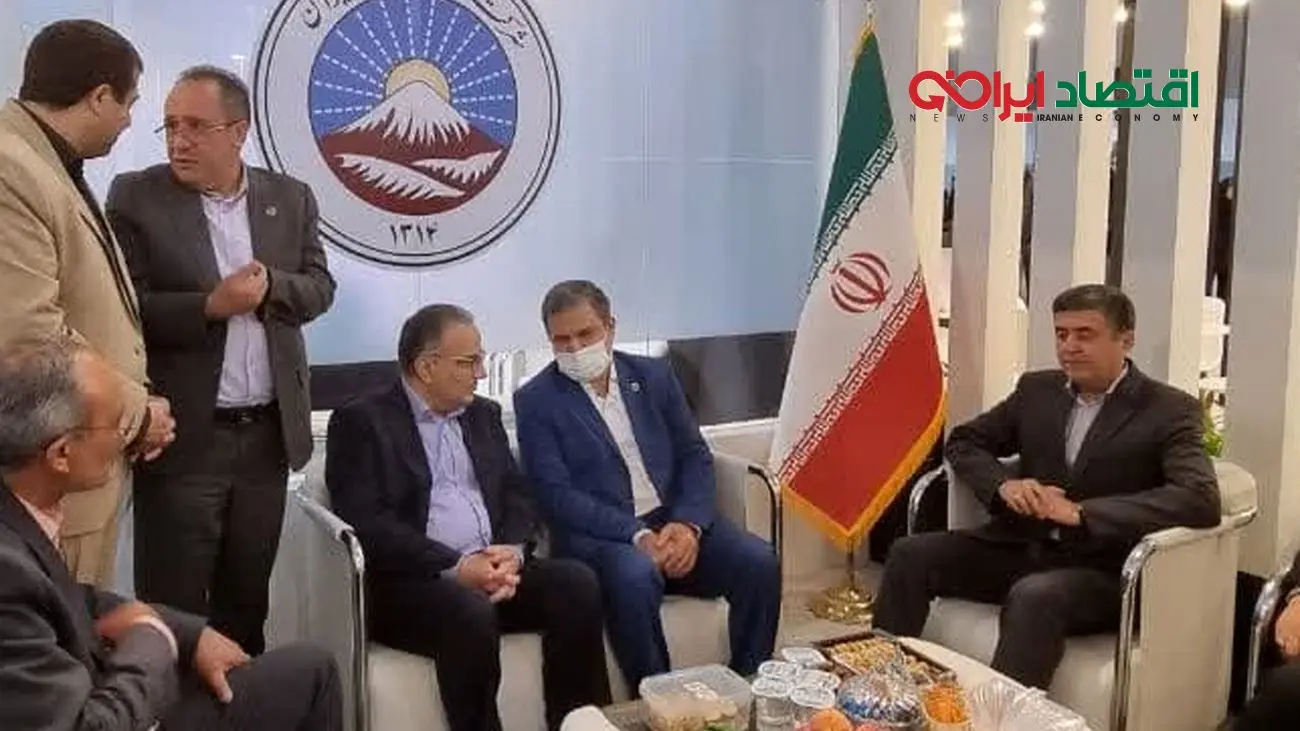 بازدید رییس کل و اعضای هیأت عامل بیمه مرکزی از غرفه بیمه ایران