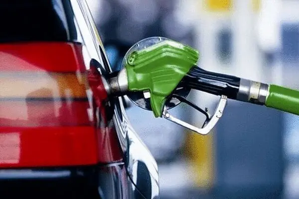  هزینه یک باک بنزین سوپر 4 میلیون ناقابل