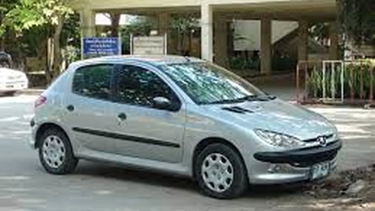 رونمایی از مدل جذاب پژو 206 / خودروی جوان پسند با سقف روباز !