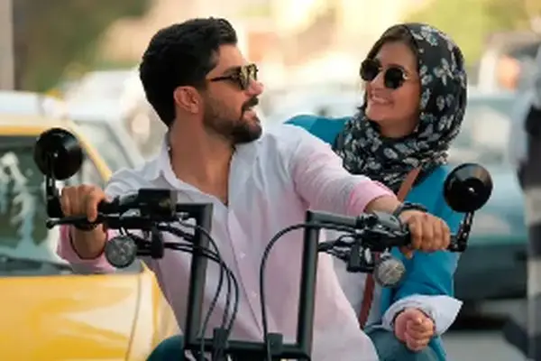 افشاگری مادر سینا مهراد درباره زیبایی خیره‌کننده پردیس احمدیه! 