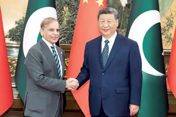 تعادل پاکستان بین چین و آمریکا/نقش پاکستانی در توازن میان این دو قدرت بزرگ به تمایل چین برای به چالش کشیدن ارتش آمریکا بستگی دارد