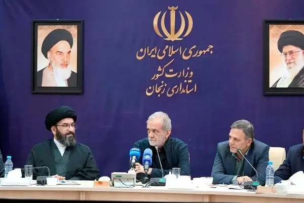  واکنش  پزشکیان به اظهارات یک روحانی درباره حجاب  / با قانون مگه میشه رفتار عوض کرد!  + فیلم