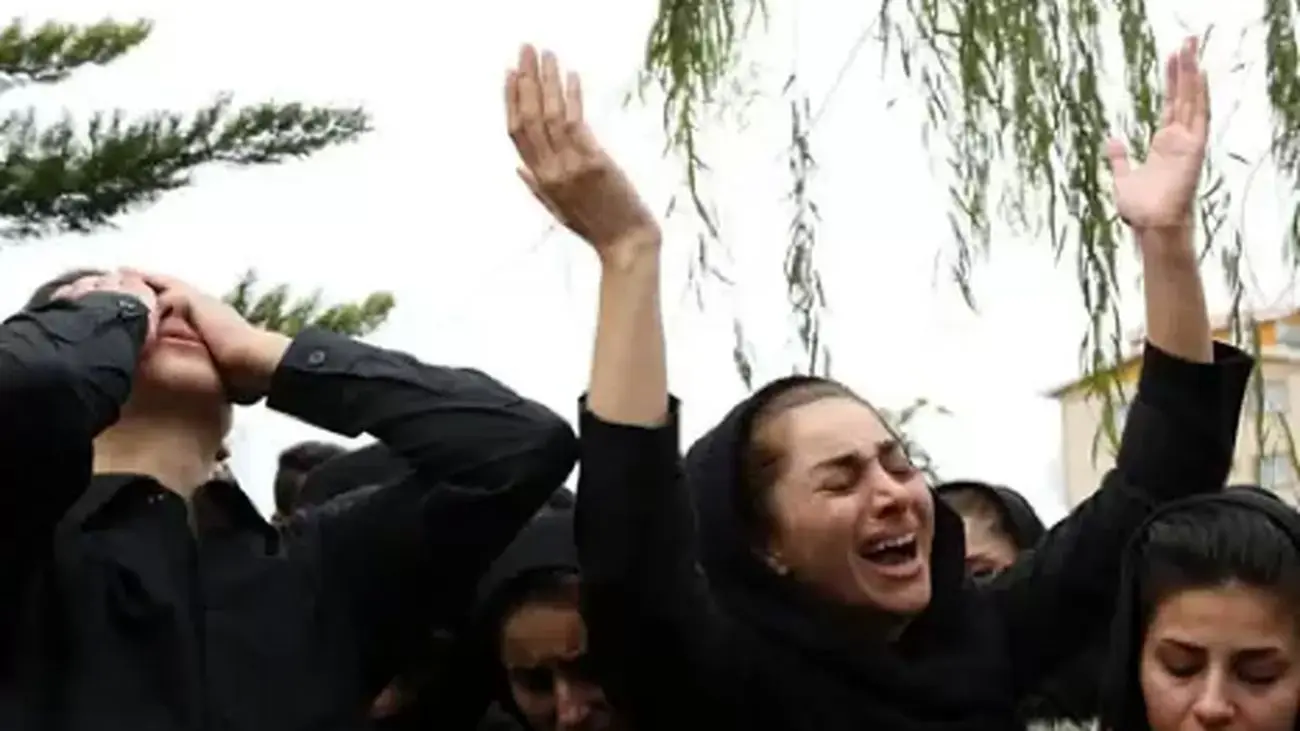 شغلی عجیب ولی پردرآمد/ گریه کنید و نیم میلیون تومان بگیرید!