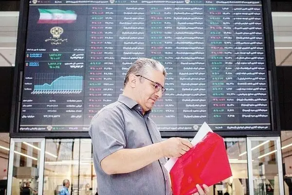  بورس در وضعیت بحرانی/کارشناسان؛ از هیجانات دوری کنید!