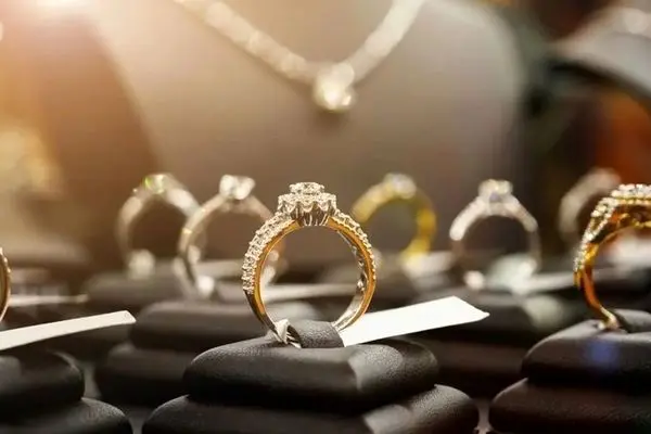 شوک بازار: طلا در آستانه ورود به کانال ۱۰ میلیونی!