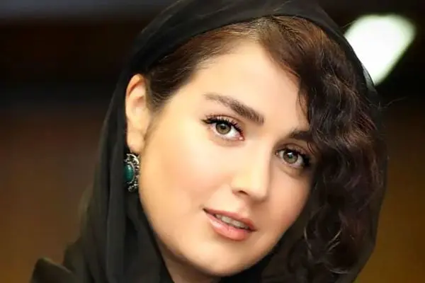  افسانه پاکرو: دیوانه شدم آنقدر برای ازدواج بهم پیام میدن / هم من هم خواهرم خیلی خوشگلیم !