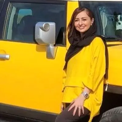ماشین میلیاردی و زرد لوکس دبی؛ نفیسه روشن انگشتبهدهان ماند!