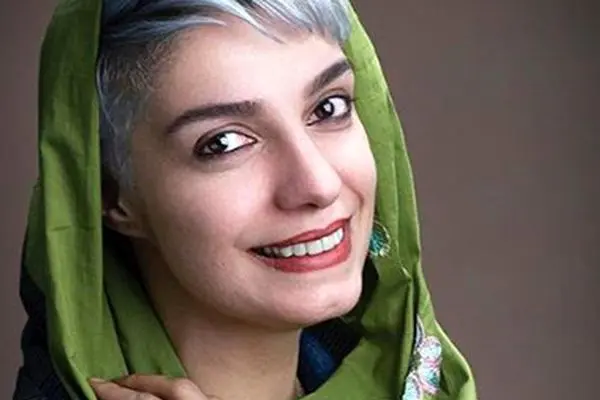 عکس جالب الیکا عبدالرزاقی و رویا میرعلمی با استایل دهه شصتی و مقنعه مثلثی!