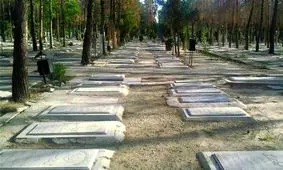 دعوت بی شرمانه از زنان لخت برای رقص در مراسم ختم ! 