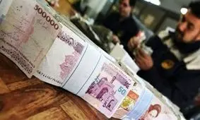 کارمندان دولت بخوانند / حقوق و عیدی کارمندان چه تغییری می‌کند؟
