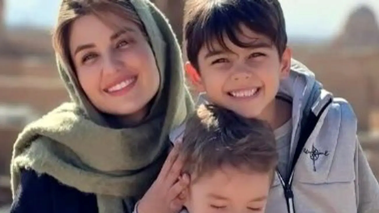 عکسهای دیده نشده از بازیگران ایرانی در حال قرآن خواندن / از بهنوش طباطبایی تا مریلا زارعی !