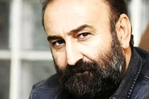 تصاویری باورنکردنی از خانه لوکس مهران احمدی، شکیب آوای باران!