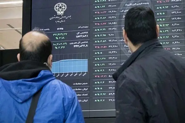 پول‌های بورس به سمت بازار طلا و دلار  سرازیر می شود؟