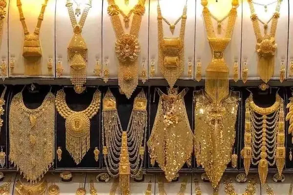 پیش‌بینی‌های جدید درباره قیمت طلا / دلار همچنان فرمانروای بازار طلا