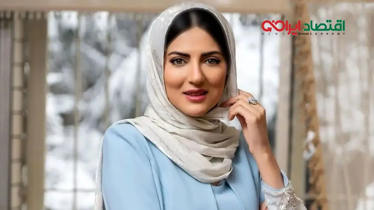 نگاهی به دکوراسیون لاکچری آپارتمان هلیا امامی؛ پرده‌های پانچی سبز و ناهارخوری کلاسیک در فضایی روشن