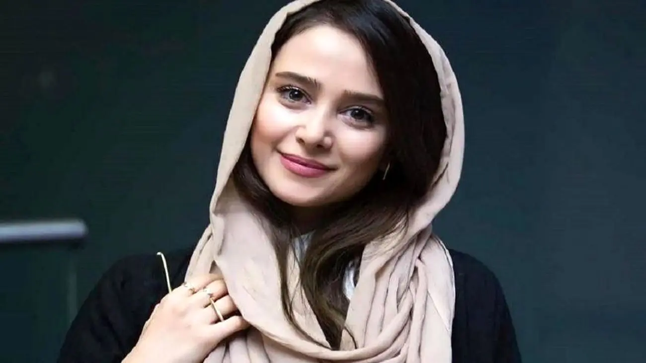 عکس های قدیمی الناز حبیبی قبل از عمل های زیبایی ! / تغییراتش حیرت آور است !