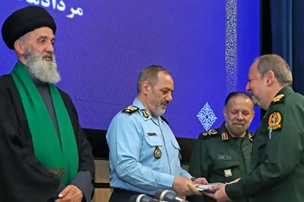 سردار ابن الرضا به عنوان جانشین جدید وزیر دفاع منصوب شد