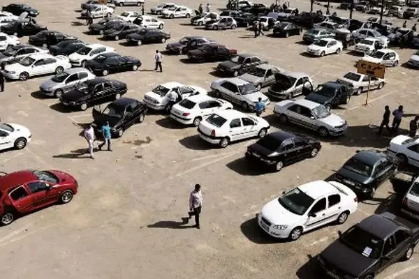 تحلیل اثر فوری تحریم‌ها بر قیمت خودرو در بازار