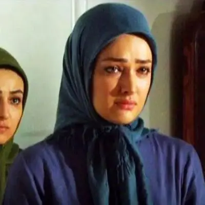 آیدا فقیه زاده کیست؟ بیوگرافی کامل و عکس‌های خصوصی دختر عموی حامد سریال زمانه