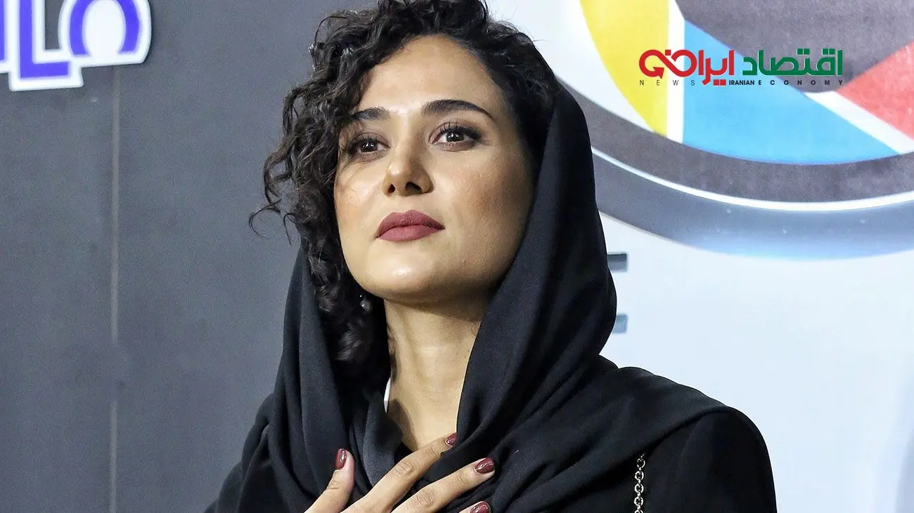 سفره هفت‌سین پریناز ایزدیار با آینه و شمعدون مسی؛ لوکس‌ترین هفت‌سین امسال!