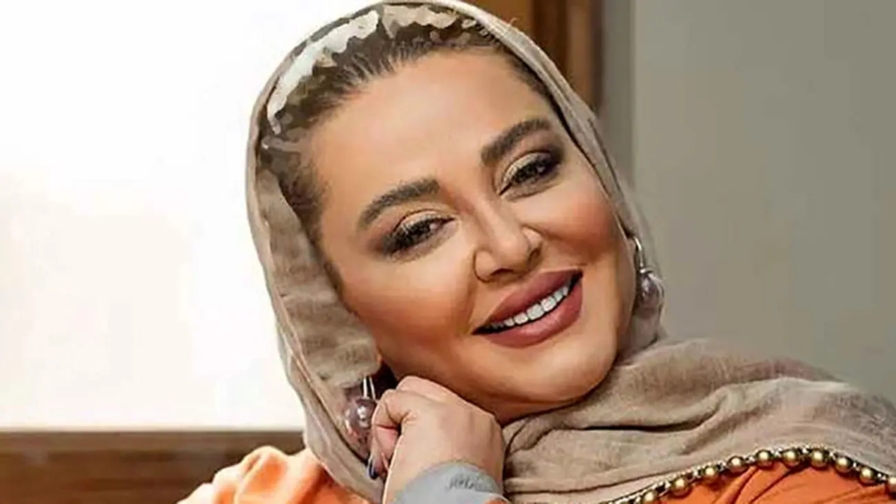 فیلم تاسف بار از دور دور بهاره رهنما و دوستش در پاریس