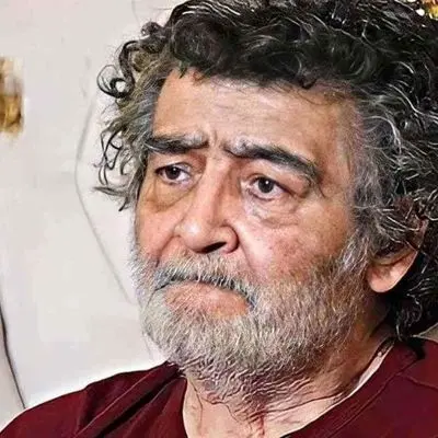 لحظات ناب تولد رضا رویگری در 79 سالگی؛ سورپرایزی که دل‌ها را تکان داد! + فیلم