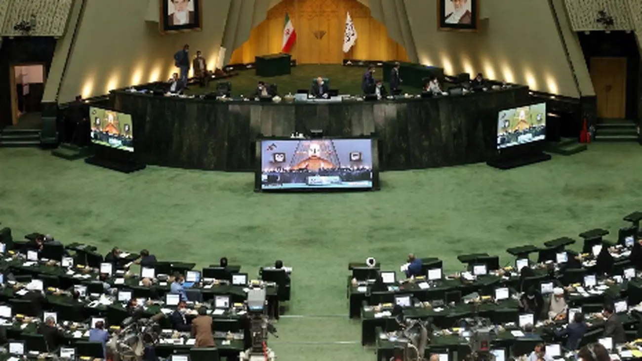 پنجشنبهها فعلاً تا 1404 تعطیل نمیشوند!