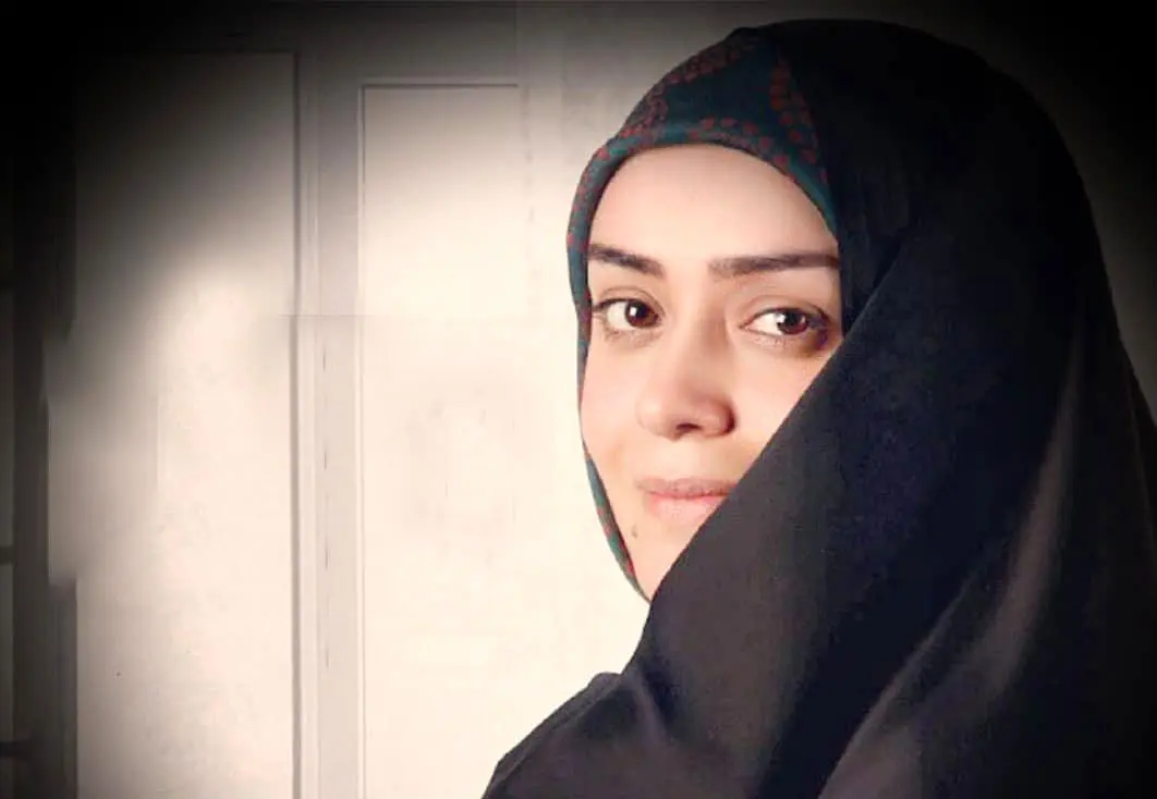 عکس جنجالی از پوشش الهام چرخنده در کنار یک دختر بی حجاب !