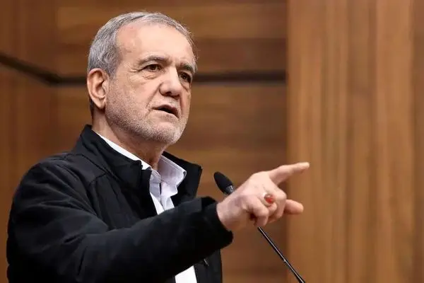 هم‌میهن: دولت به‌جای حل مشکلات اساسی در مسائل فرعی متوقف شده است