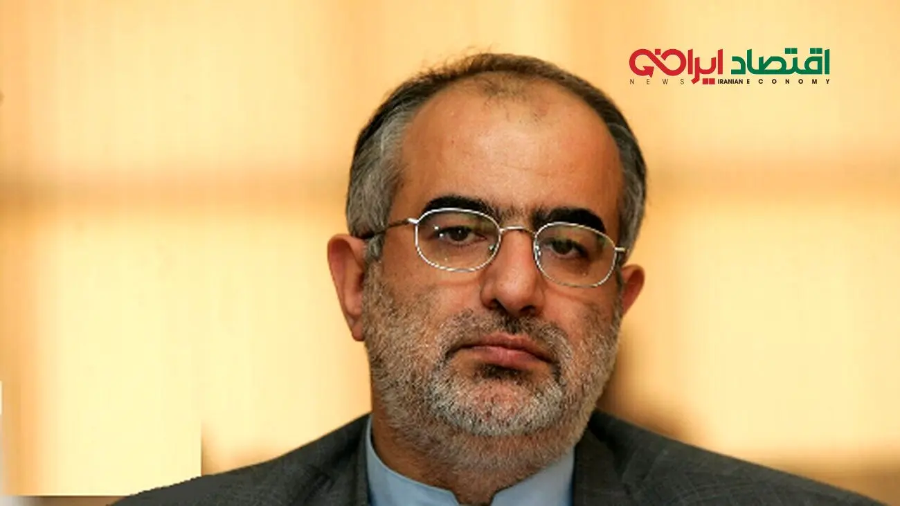 حسام الدین آشنا؛ آمریکا کدخدای اروپاییان است/ وقتی با گرگ‌ها مذاکره می‌کنید؛ از روباه‌ها غافل نشوید